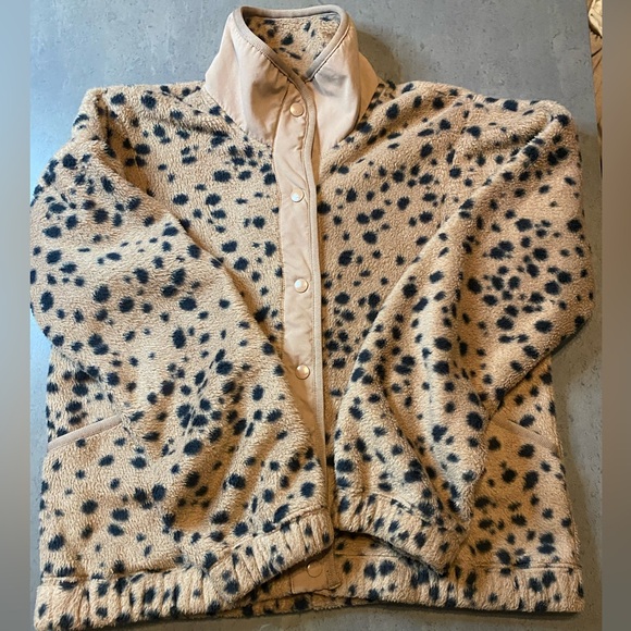 Abercrombie & Fitch Faux-Fur
Collar Coats & Jackets - Picture 2 of 7